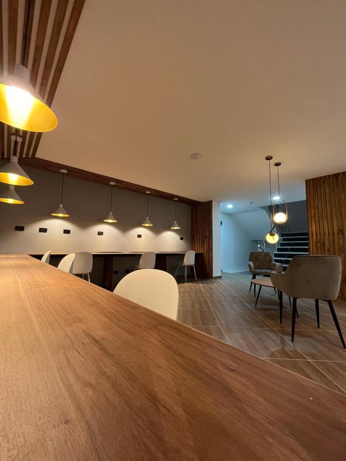 Hotel California City Medellín Dış mekan fotoğraf
