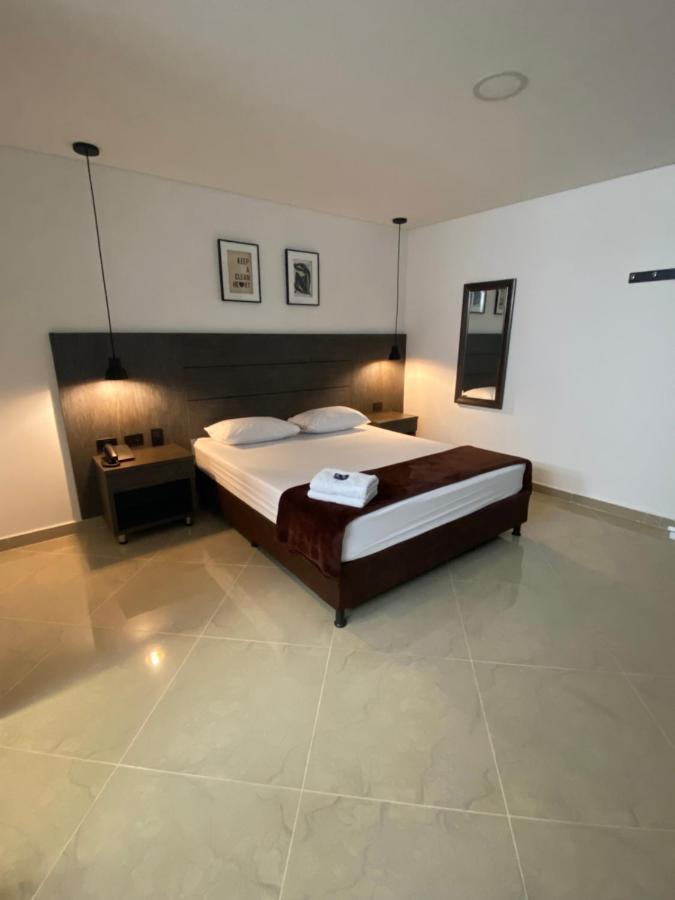 Hotel California City Medellín Dış mekan fotoğraf