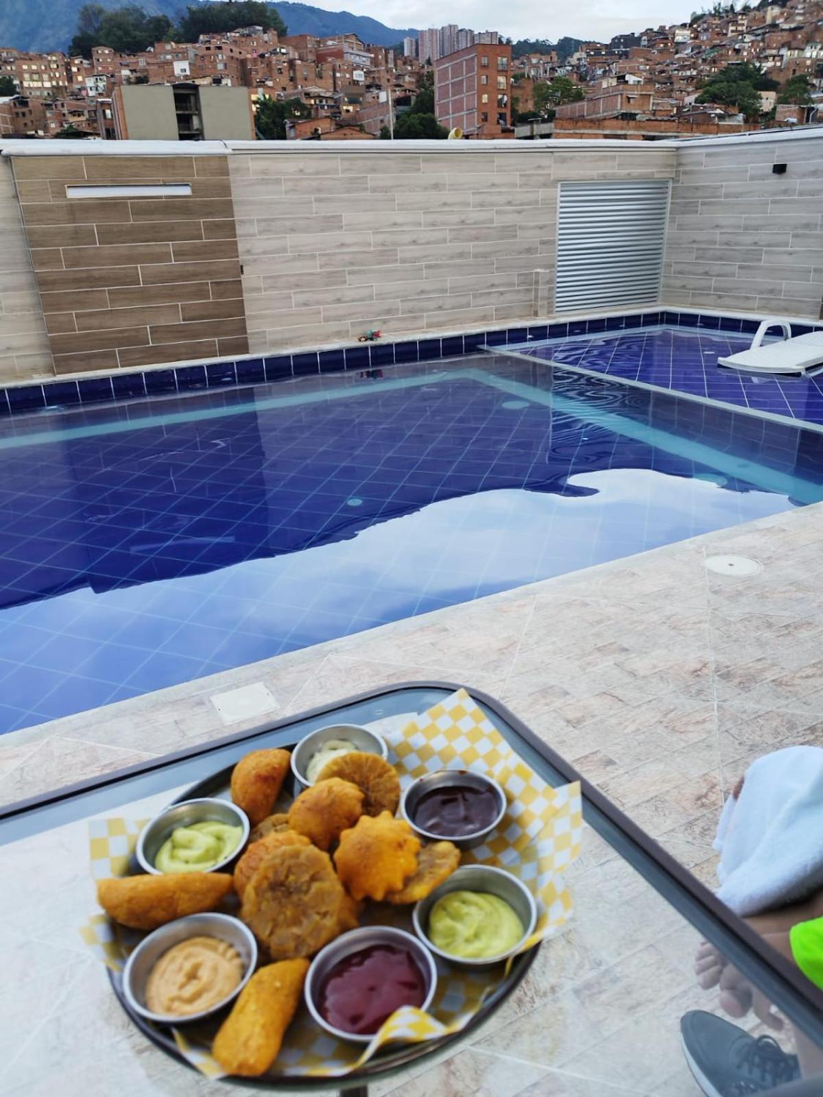 Hotel California City Medellín Dış mekan fotoğraf