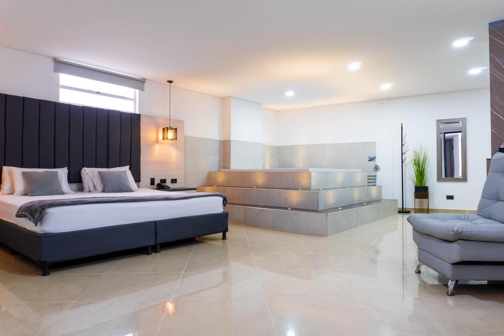 Hotel California City Medellín Dış mekan fotoğraf